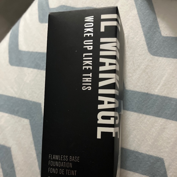 Unopened Woke Up Like This Foundation - shade 015 - Picture 1 of 4